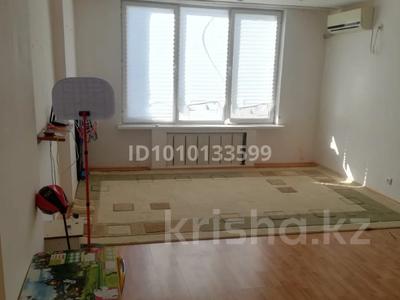 2-комнатная квартира · 80 м² · 5/9 этаж, проспект Исатай Махамбет 58 — 1-ый подъезд за 35 млн 〒 в Атырау