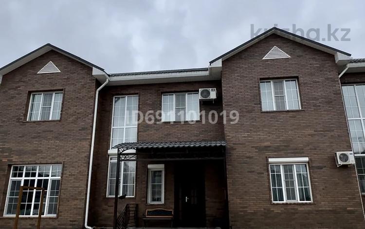 Отдельный дом • 5 комнат • 230 м² • 31 сот., Чехова 1/4 за 90 млн 〒 в Таразе — фото 2