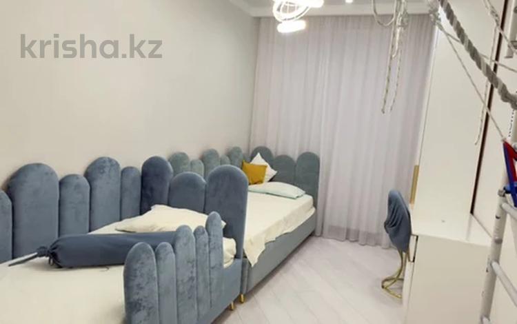 3-комнатная квартира · 86 м² · 10/12 этаж, мкр Уркер, Улы дала 31 за 66 млн ₸ в Астане, Нура р-н — фото 2