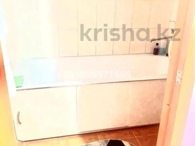 3-комнатная квартира · 80 м² · 5/5 этаж, мкр Аса за 130 000 ₸ в Таразе