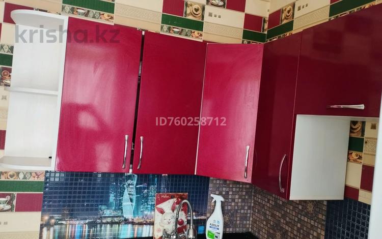 2-бөлмелі пәтер · 46 м² · 2/5 қабат, 4 — Фемели магазин, бағасы: 80 000 ₸ в Лисаковске — фото 2