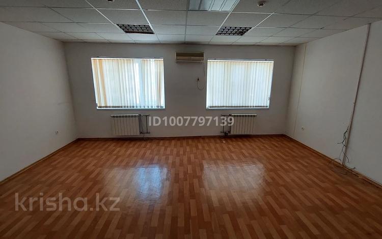 Кеңселер, кабинеттер және жұмыс орындары · 40 м², бағасы: 100 000 ₸ в Актау, 23-й мкр — фото 2