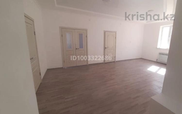 Отдельный дом · 5 комнат · 180 м² · 15 сот., Молдагулова 1 — ул Молдагулова за 31 млн 〒 в  — фото 2