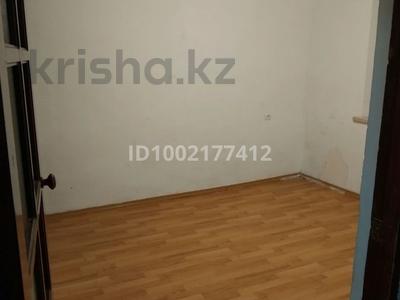 4-комнатная квартира · 75 м², Мкр Мерей 25 — Пересечение улицы Журбы за 80 000 〒 в 