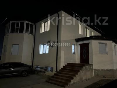 Отдельный дом · 7 комнат · 410 м², мкр Самал, Адгама каримова 4 а — Рядом с Лаймом за 1.5 млн 〒 в Атырау