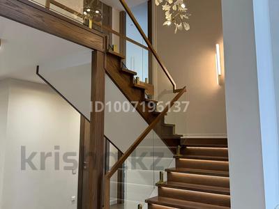 8-бөлмелі пәтер · 330 м² · 17/17 қабат, Туран 83/1, бағасы: 220 млн ₸ в Астане, Нура р-н