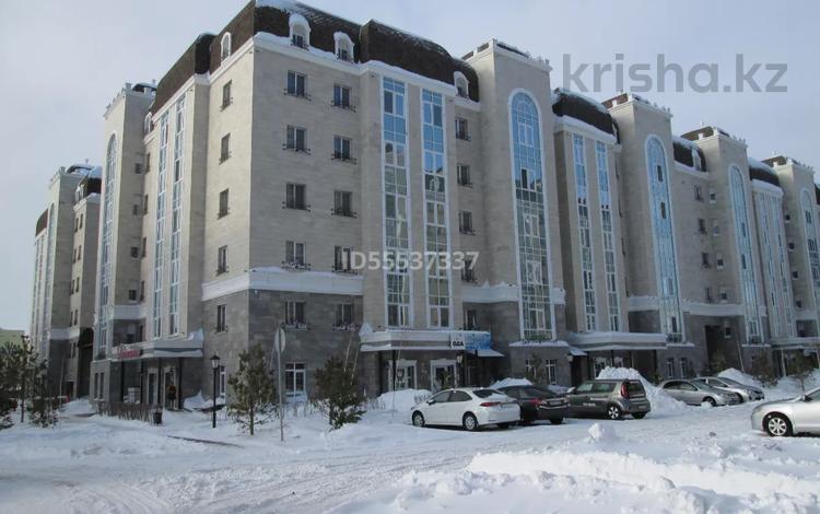 3-комнатная квартира, 101 м², 5/6 этаж помесячно, Алихана Бокейханова 27 за 450 000 〒 в Астане, Есильский р-н — фото 39