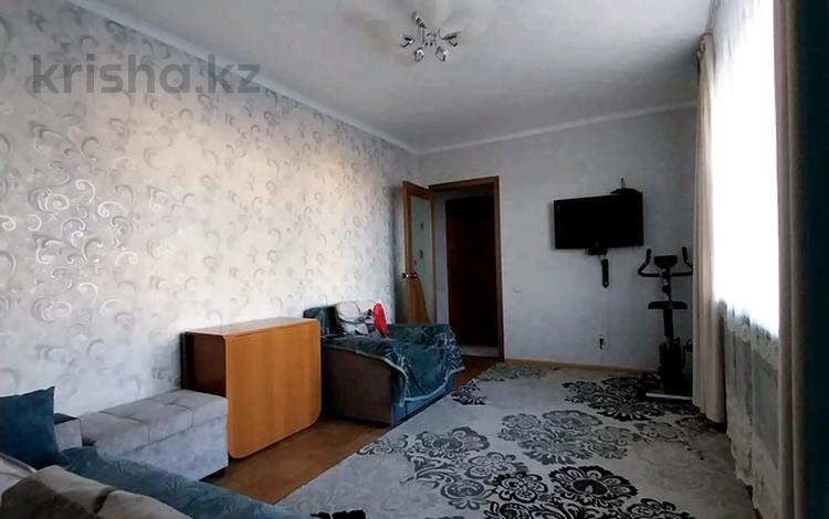2-комнатная квартира, 52 м², 2/2 этаж, юбилейная 17 за 14.5 млн 〒 в Усть-Каменогорске — фото 2