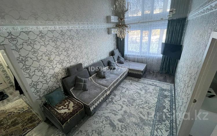 3-комнатная квартира · 63 м² · 1/5 этаж, Майкудук, Майкудук, 14й микрорайон 1 за 17 млн 〒 в Караганде, Алихана Бокейханова р-н — фото 2