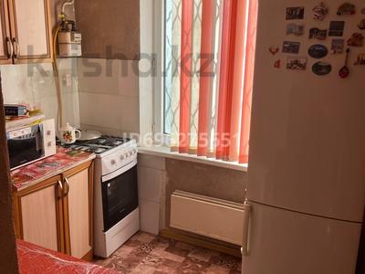 Аренда квартир в Атырауской обл.: 2-комнатная квартира · 40.3 м² · 1/5 этаж, Авангард -4 мкр 13 за 150 000 〒 2-комнатная квартира · 40.3 м² · 1/5 этаж, Авангард -4 мкр 13 за 150 000 〒 в Атырау, мкр Авангард-4