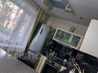 2-бөлмелі пәтер · 60 м² · 1/5 қабат, Брусиловского, бағасы: 300 000 ₸ в Петропавловске