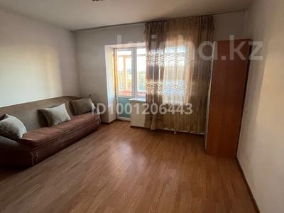 Аренда квартир в Абай обл.: 2-комнатная квартира · 56 м² · 6/9 этаж · помесячно, Байсалыкова 65 А за 120 000 〒 2-комнатная квартира · 56 м² · 6/9 этаж · помесячно, Байсалыкова 65 А за 120 000 〒 в Семее