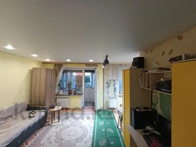 2-бөлмелі пәтер · 46 м² · 5/5 қабат, 15-шағынаудан 6, бағасы: 7.5 млн ₸ в Караганде, Алихана Бокейханова р-н