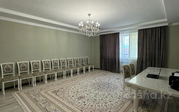 3-комнатная квартира · 106 м² · 5/5 этаж, мкр. Алтын орда, Тауелсиздик 22 за 38 млн ₸ в Актобе — фото 11