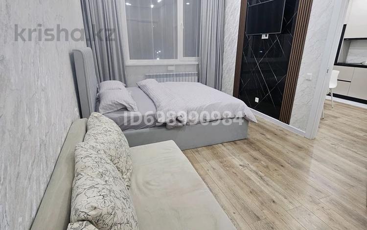 1-комнатная квартира · 40 м² · 2/8 этаж, Кабанбай Батыра 58Б за 15 000 ₸ в Астане, Есильский р-н — фото 2