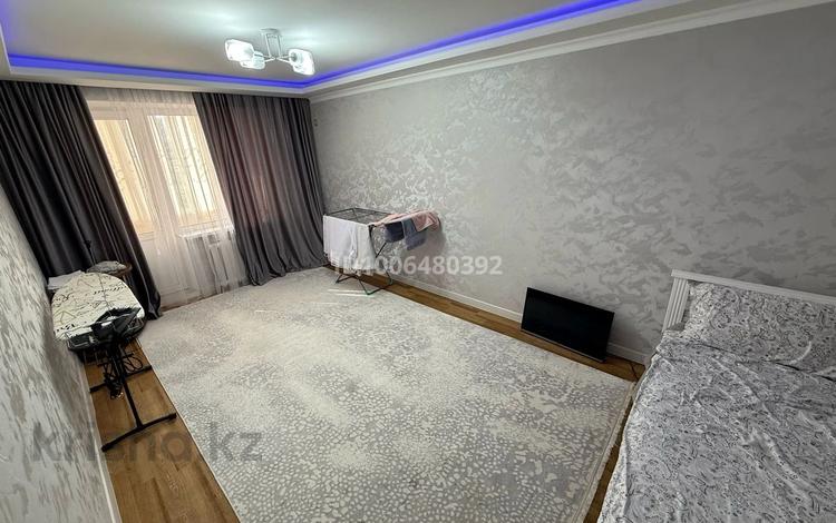 1-комнатная квартира · 47.1 м² · 1/5 этаж, мкр 5 47 за 150 000 ₸ в Актобе — фото 2