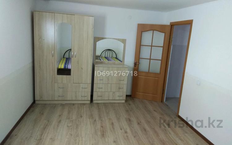 1-комнатный дом помесячно, 25 м², мкр Калкаман-2, Кыдырбекова 100