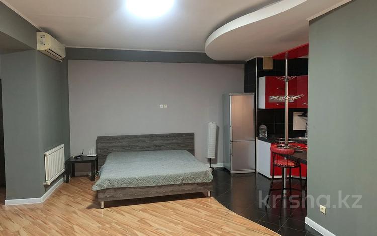1-комнатная квартира · 42 м² · 13/13 этаж, мкр Керемет 7/32 — Сейфуллина-Аль-фараби за 230 000 ₸ в Алматы, Бостандыкский р-н — фото 2
