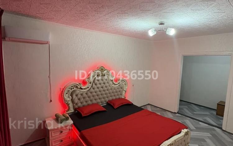 1-бөлмелі пәтер · 52 м² · 3/5 қабат, Сулейменова 70, бағасы: 2 500 ₸ в  — фото 2