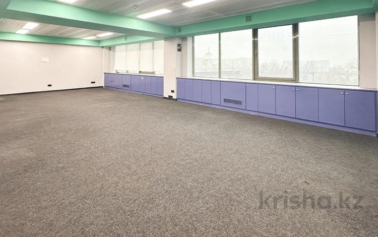 Кеңселер, кабинеттер және жұмыс орындары · 500 м², бағасы: 5 млн ₸ в Алматы, Алмалинский р-н — фото 10