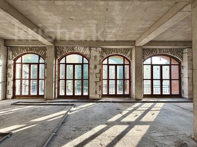 4-комнатная квартира · 199.2 м² · 1/4 этаж, Тайманова 222/6 — проспект Достык за 260 млн ₸ в Алматы, Медеуский р-н