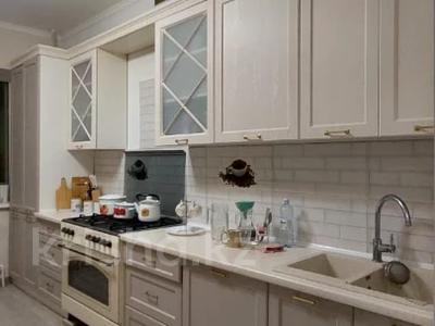 2-бөлмелі пәтер · 80 м² · 3/5 қабат, Молдагулова 64, бағасы: 25.5 млн ₸ в Актобе