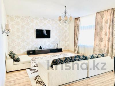 3-комнатная квартира · 140 м² · 11/20 этаж, Динмухаммед Кунаев 12 за 72 млн 〒 в Астане, Есильский р-н