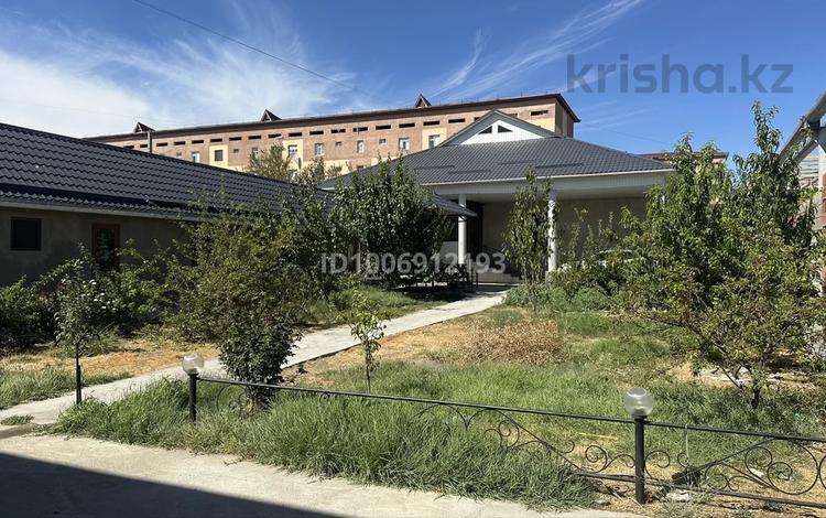 Отдельный дом · 5 комнат · 220 м² · 10 сот., Аль-Фараби 108/9 за 77 млн 〒 в Кентау — фото 2