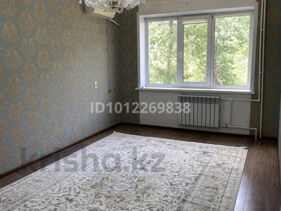 2-комнатная квартира · 53.8 м² · 4/5 этаж, 4мкр — 4 мкр за 20.5 млн ₸ в Уральске
