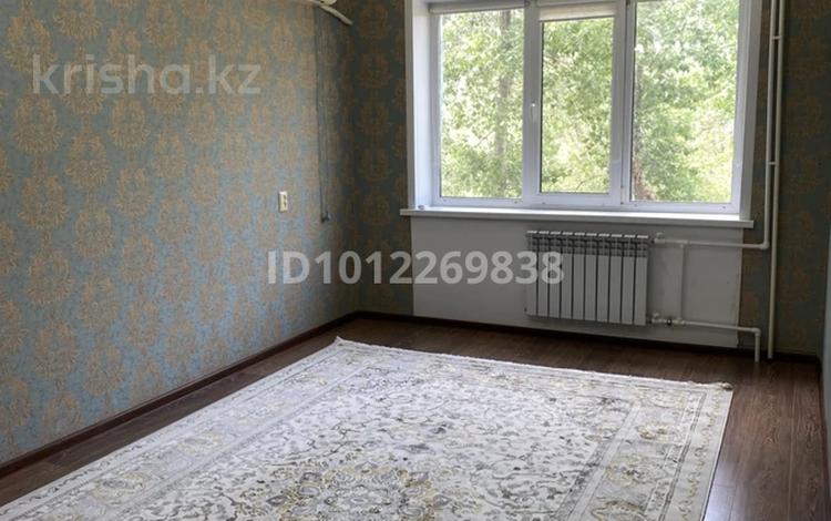 2-комнатная квартира · 53.8 м² · 4/5 этаж, 4мкр — 4 мкр за 20.5 млн ₸ в Уральске — фото 3