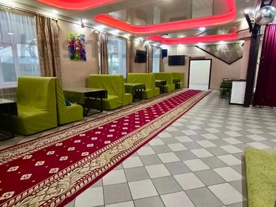 Свободное назначение, офисы, магазины и бутики, общепит, салоны красоты, бани, гостиницы и зоны отдыха, медцентры и аптеки, образование, развлечения · 833.2 м² за 439.9 млн 〒 в Семее