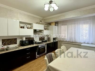 3-комнатная квартира · 90.4 м² · 1/5 этаж, мкр Нурсая, Габдиева 38 за 33 млн 〒 в Атырау