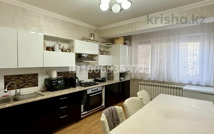 3-комнатная квартира · 90.4 м² · 1/5 этаж, мкр Нурсая, Габдиева 38 за 35 млн 〒 в Атырау — фото 2