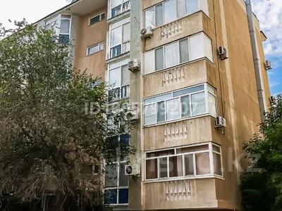 2-комнатная квартира · 62 м² · 5/5 этаж, Сатпаева 5Г — За домом гостиница Пекин за 200 000 〒 в Атырау, мкр Авангард-4