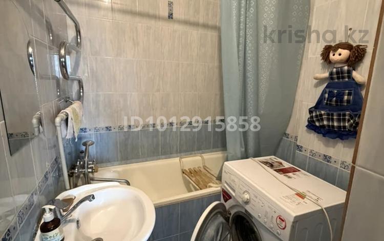 2-комнатная квартира · 54 м² · 9/12 этаж, Аксай 1 за 42 млн ₸ в Алматы, Ауэзовский р-н — фото 2