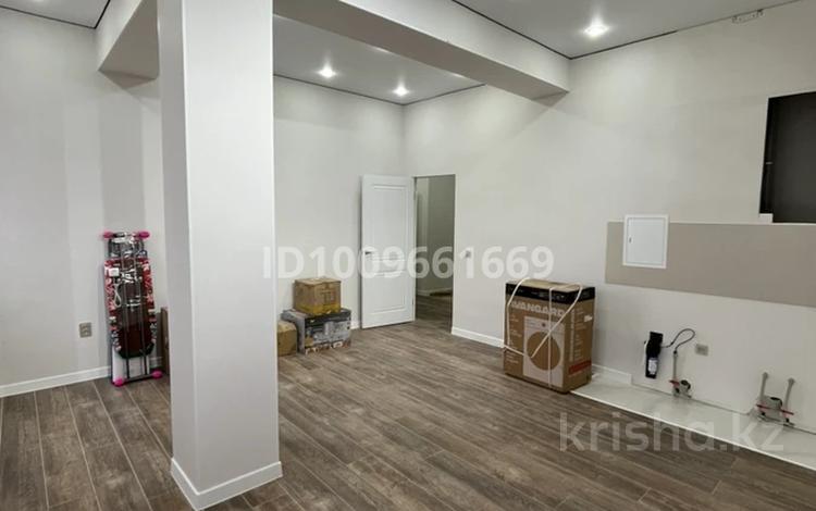 2-комнатная квартира · 73 м² · 4/5 этаж, 32В мкр, Мкрн. 32В 22 за 22.5 млн ₸ в Актау — фото 2