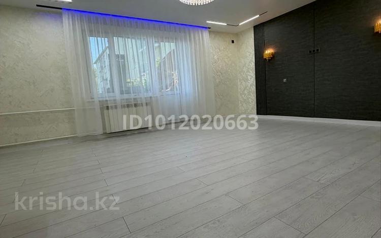 3-комнатная квартира · 65 м² · 2/2 этаж, 2 мик. д.7 за 25 млн ₸ в Байкент — фото 2