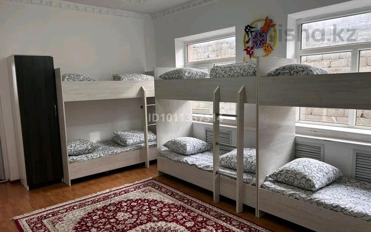 Жеке үй · 6 бөлме · 400 м², Иассы 67/10 — Риксос, бағасы: 2 500 ₸ в Туркестане — фото 2