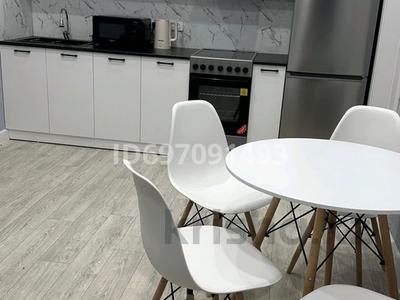 Аренда квартир посуточно в Карагандинской обл.: 1-комнатная квартира · 45 м² · 2/5 этаж, мкр Юго-Восток, Шахтёров 20/4 — Проспект, Ресторан Камилла, Спорткомплекс за 15 000 〒 1-комнатная квартира · 45 м² · 2/5 этаж, мкр Юго-Восток, Шахтёров 20/4 — Проспект, Ресторан Камилла, Спорткомплекс за 15 000 〒 в Караганде, Казыбек би р-н