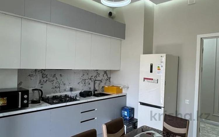 2-комнатная квартира · 54 м² · 3/5 этаж, 17 мкр 12 А за 160 000 ₸ в Шымкенте, Енбекшинский р-н — фото 2