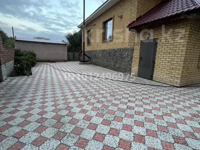 Дом · 8 комнат · 300 м², Парковая 1 Г — Каржаубай улы за 80 000 ₸ в Семее, Красный Кордон
