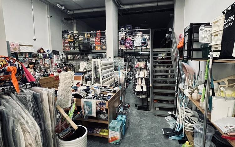 Свободное назначение, магазины и бутики · 92 м² за 650 000 ₸ в Астане, Сарайшык р-н — фото 2