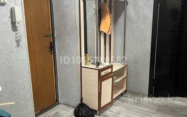 2-бөлмелі пәтер · 60 м² · 5/5 қабат, каратюбинское шоссе 46 — каратюбинское шоссе остановка общежития, бағасы: 20 млн ₸ в Шымкенте, Енбекшинский р-н — фото 2