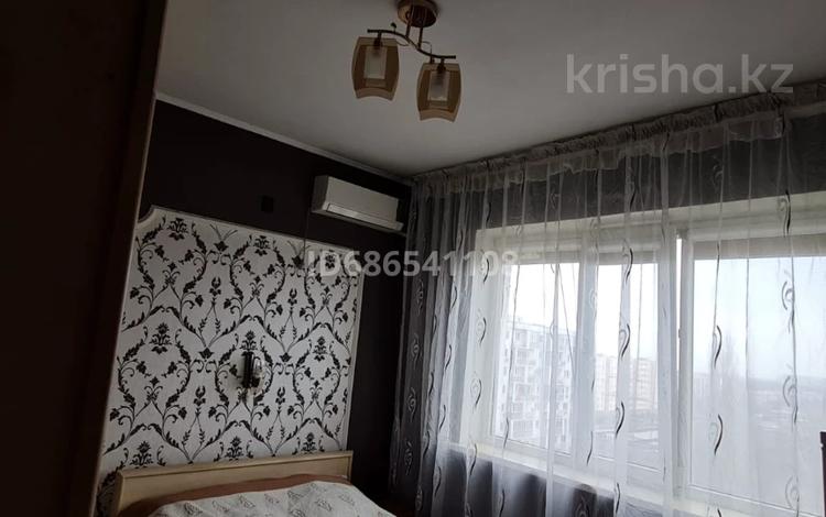 4-комнатная квартира, 96 м², 9/9 этаж, мкр Аксай-1 за 45 млн 〒 в Алматы, Ауэзовский р-н — фото 3