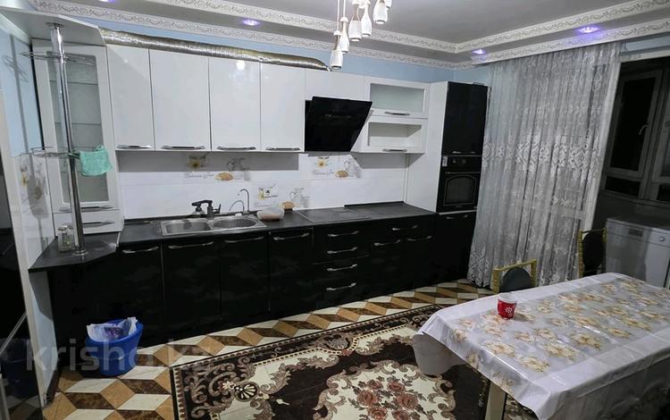 3-комнатная квартира · 90 м² · 2/9 этаж, мкр Аккент 90/3 за 300 000 ₸ в Алматы, Алатауский р-н — фото 2