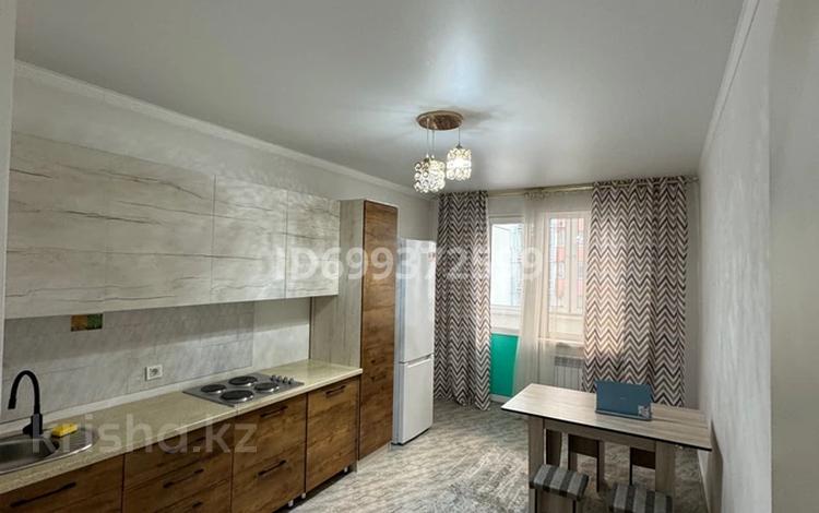 1-комнатная квартира · 45 м² · 2/12 этаж, мкр Акбулак, Дарабоз 71 за 200 000 ₸ в Алматы, Алатауский р-н — фото 2