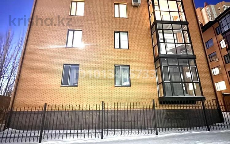 3-бөлмелі пәтер · 140 м² · 2/5 қабат, Торайгырова 1/4, бағасы: 95 млн ₸ в Павлодаре — фото 2