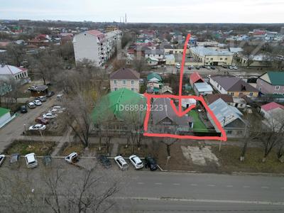 3-комнатный дом помесячно, 150 м², 5 сот., Мухита 64 за 180 000 〒 в Уральске