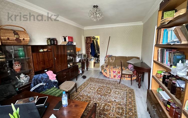 2-бөлмелі пәтер · 40 м² · 2/2 қабат, проспект Жамбыла 180 В — Толе би, бағасы: 7.9 млн ₸ в Таразе — фото 2
