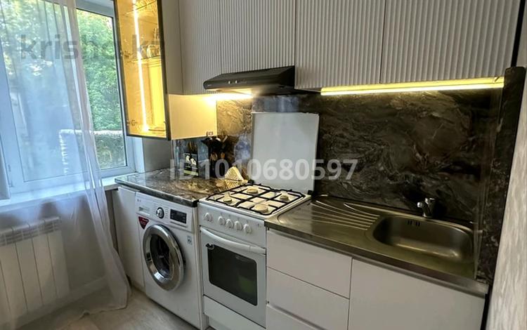 1-комнатная квартира · 34.3 м² · 2/9 этаж, мкр Юго-Восток, Мкр Юго-Восток, 28й микрорайон, пр.Строителей 1 — Напротив Казактелекома, рядом кинотеатр Сарыарка, рынок Арай за 155 000 ₸ в Караганде, Казыбек би р-н — фото 8